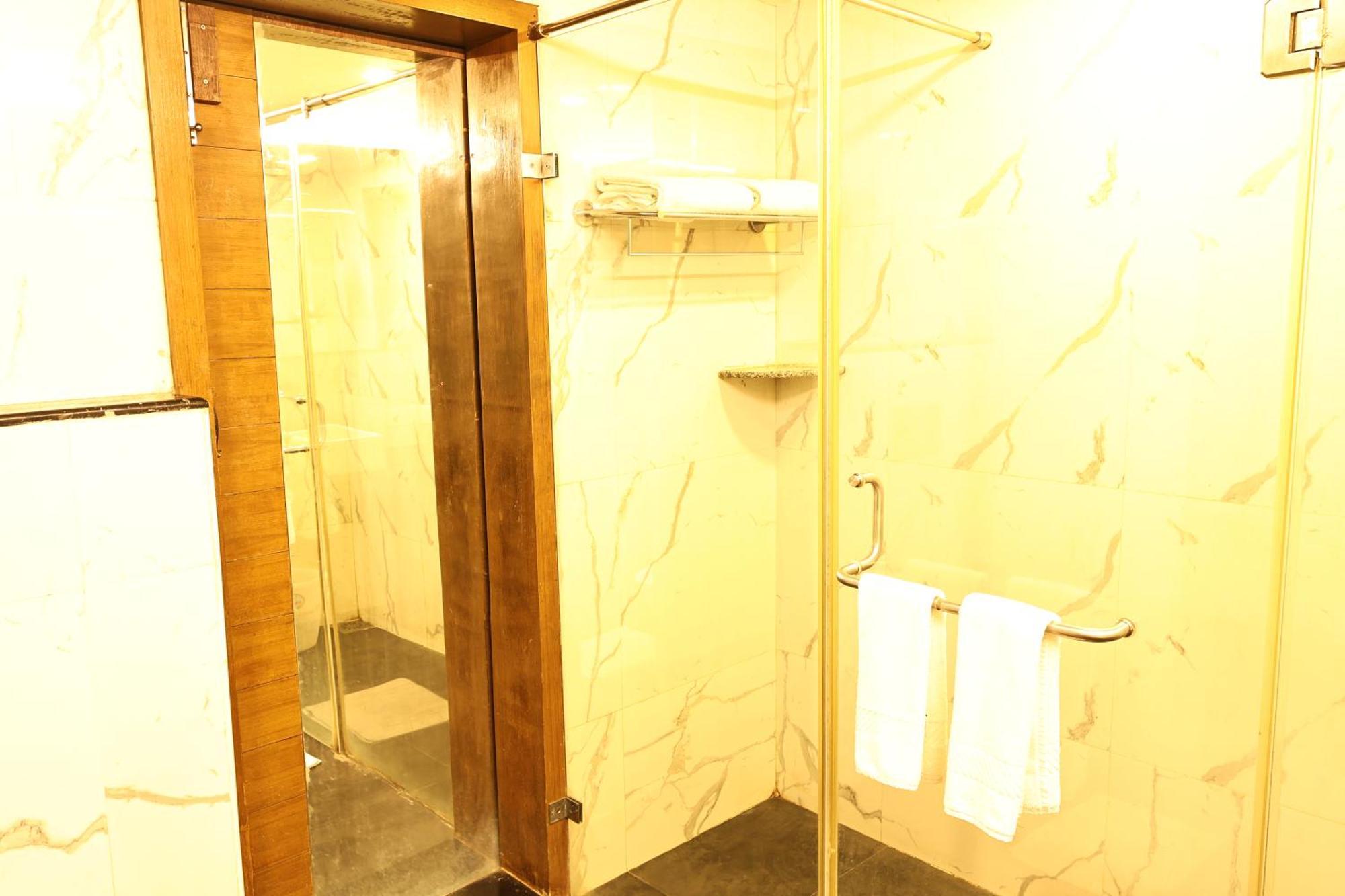 Vgp Golden Beach Resort Chennai Bagian luar foto