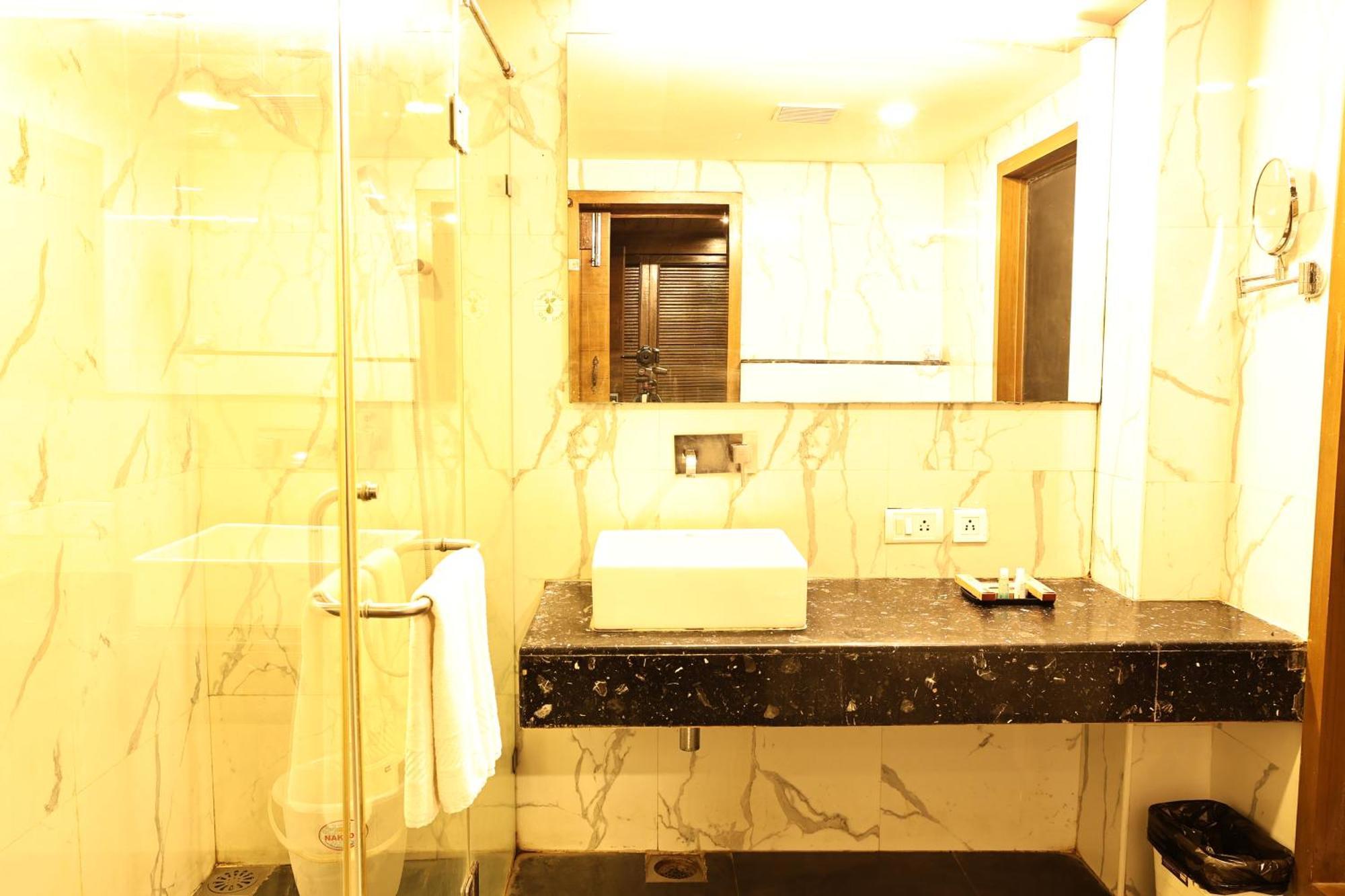 Vgp Golden Beach Resort Chennai Bagian luar foto